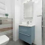 Przytulne Z Balkonem W Centrum Blisko Plazy By Renters Apartment