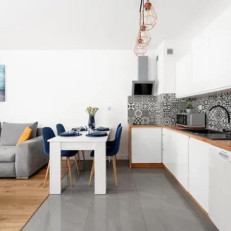 Przytulne Z Balkonem W Centrum Blisko Plazy By Renters Apartamento *